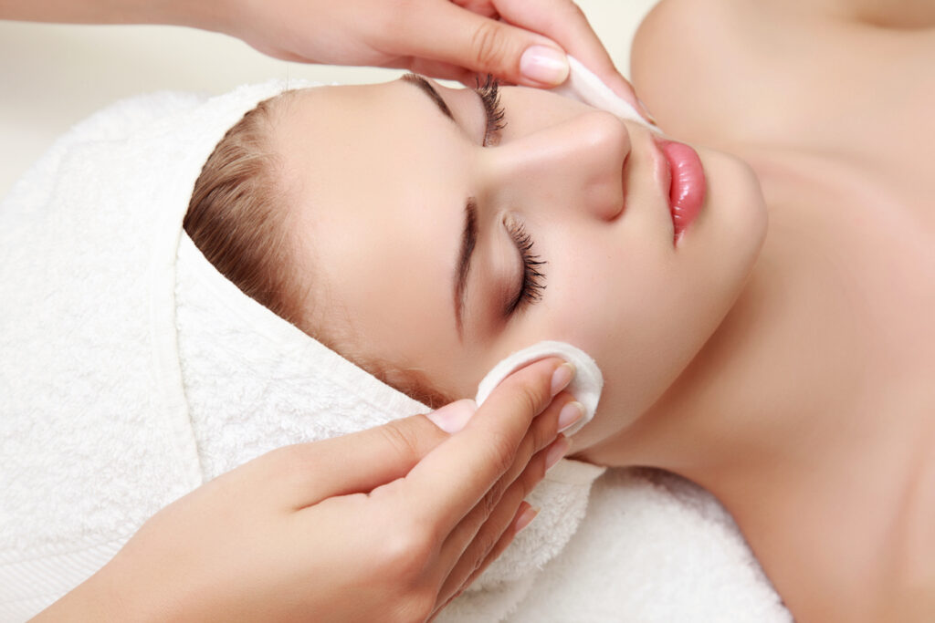 can facials help acne?