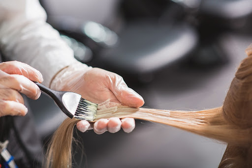 man dying clients hair